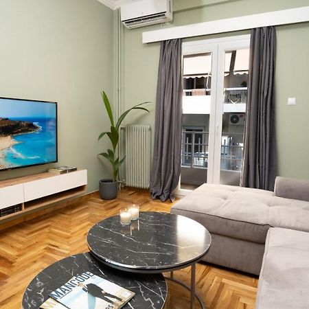 City Center Apt. On A Traffic Free Street Атина Екстериор снимка
