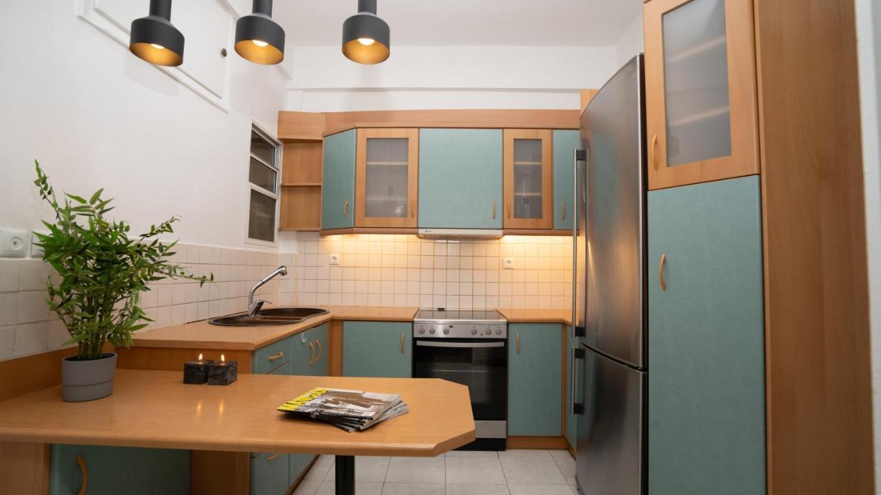 City Center Apt. On A Traffic Free Street Атина Екстериор снимка