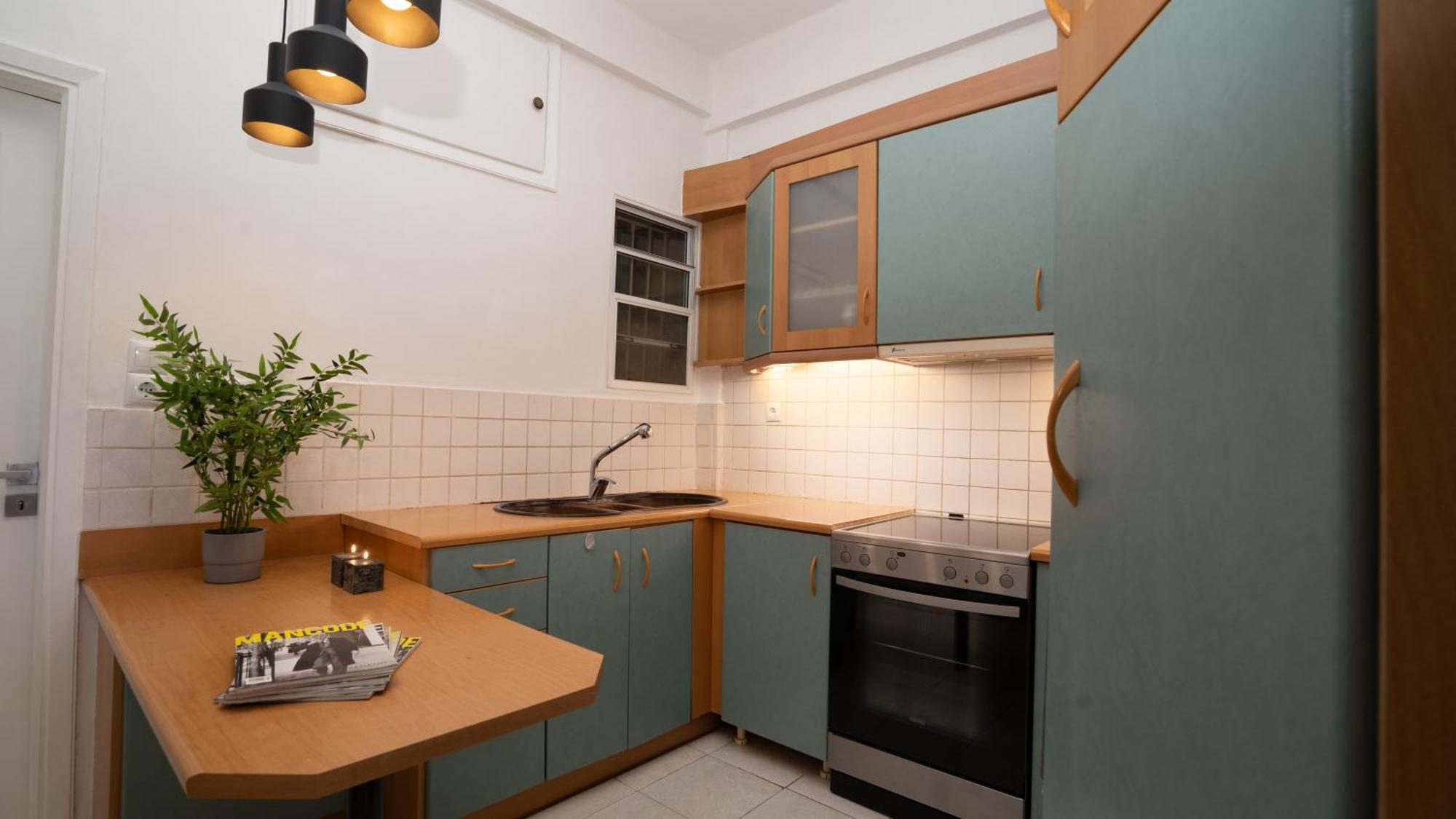 City Center Apt. On A Traffic Free Street Атина Екстериор снимка